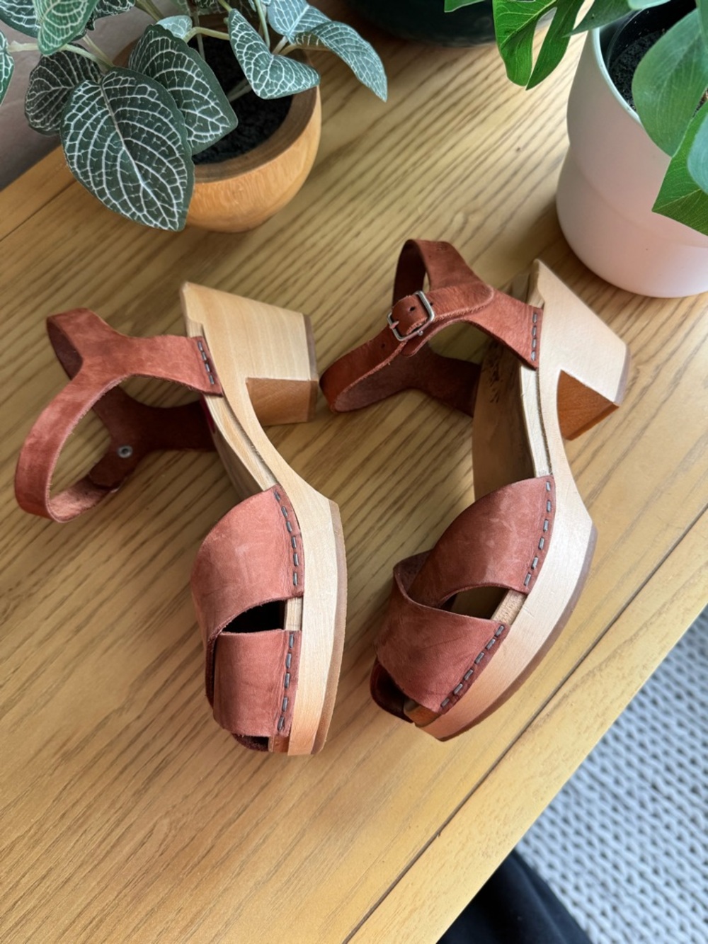 Swedish Hasbeens Women’s Suede Platform Clog Heels size 37 (7 US)